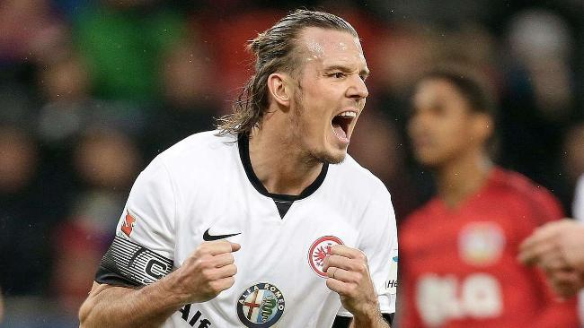 足球注入新 足球注入新